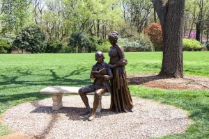 Statues of President James Madison and Dolley Madison