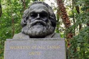 Photograph of statue of Karl Marx