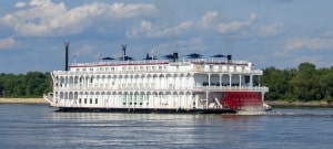 Photo of the American Duchess on the Mississippi River